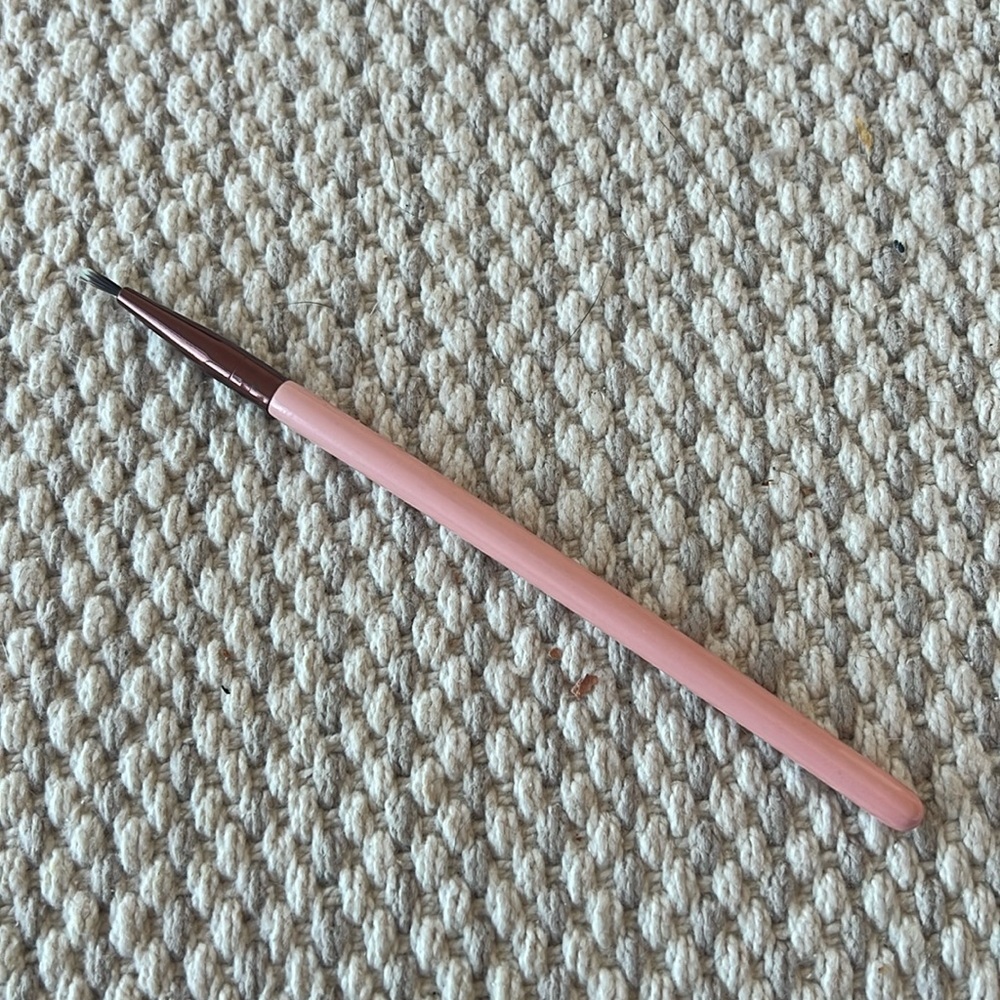 Luxie 219 eye liner brush